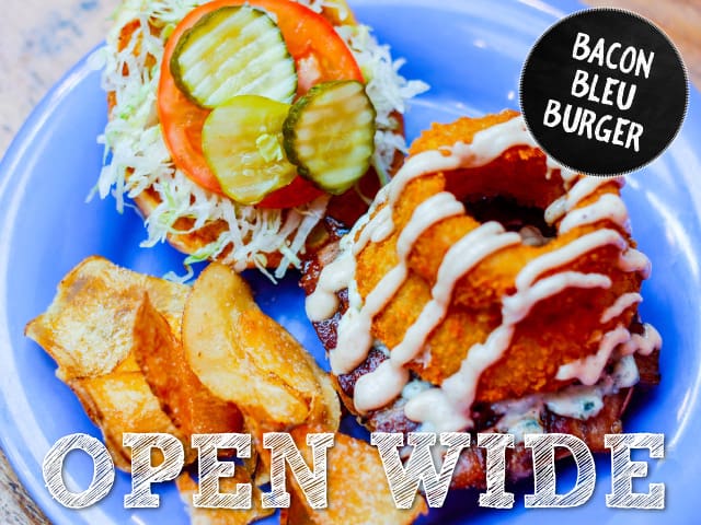 CMRMD – Applause – BcnBluBrg – FP.indd bacon burger